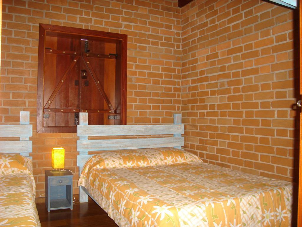Dona Manoela * Gonçalves